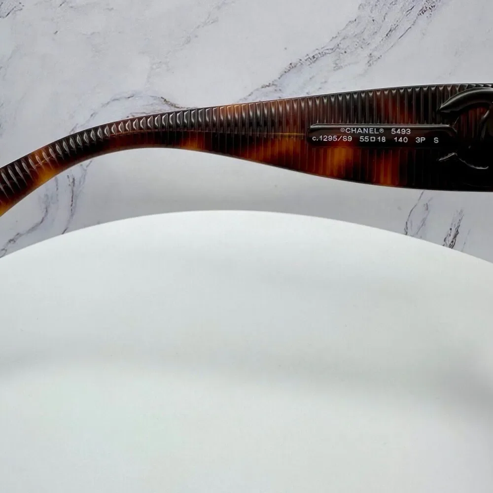 New CHANEL Sunglasses - Picture 9 of 16